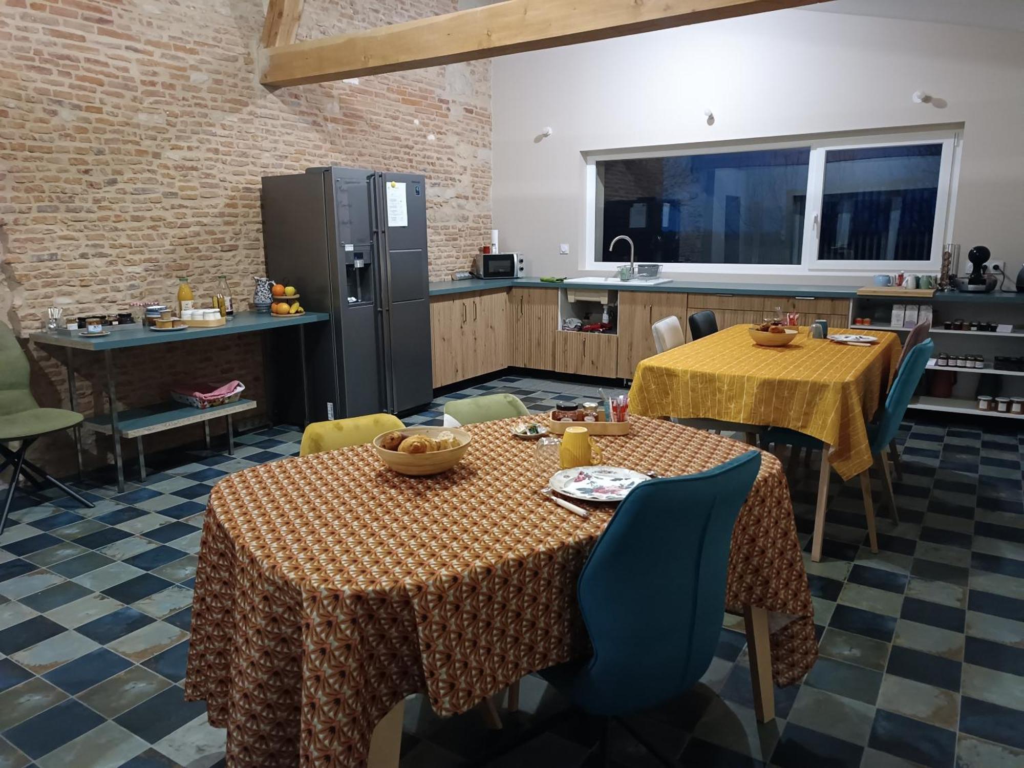 Le Jardin Des Cedres Hotel Lavaur  Bagian luar foto